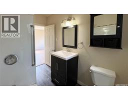 647 Robinson Street, Regina, SK S4T2L9 Photo 9