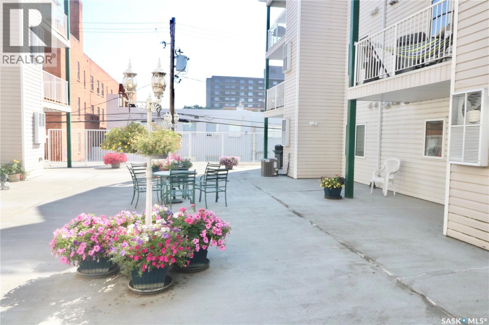 #209 2203 ANGUS STREET - 3