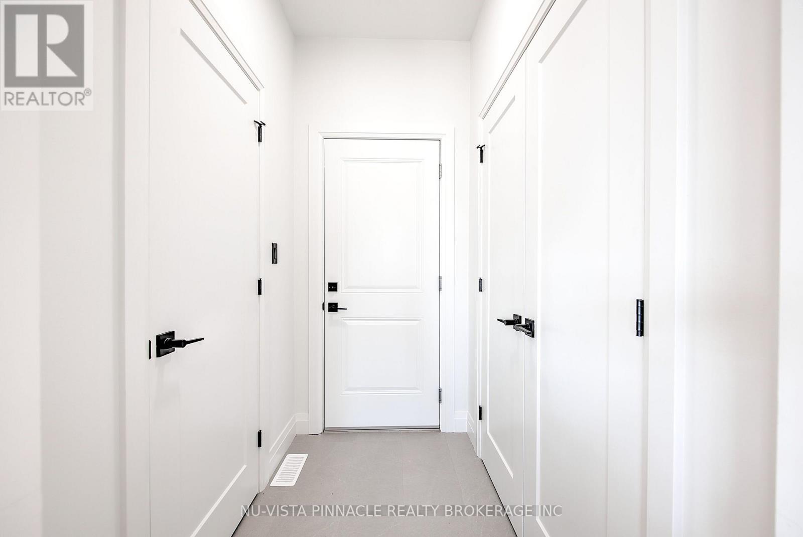 10 WOODMERE PATH - 14