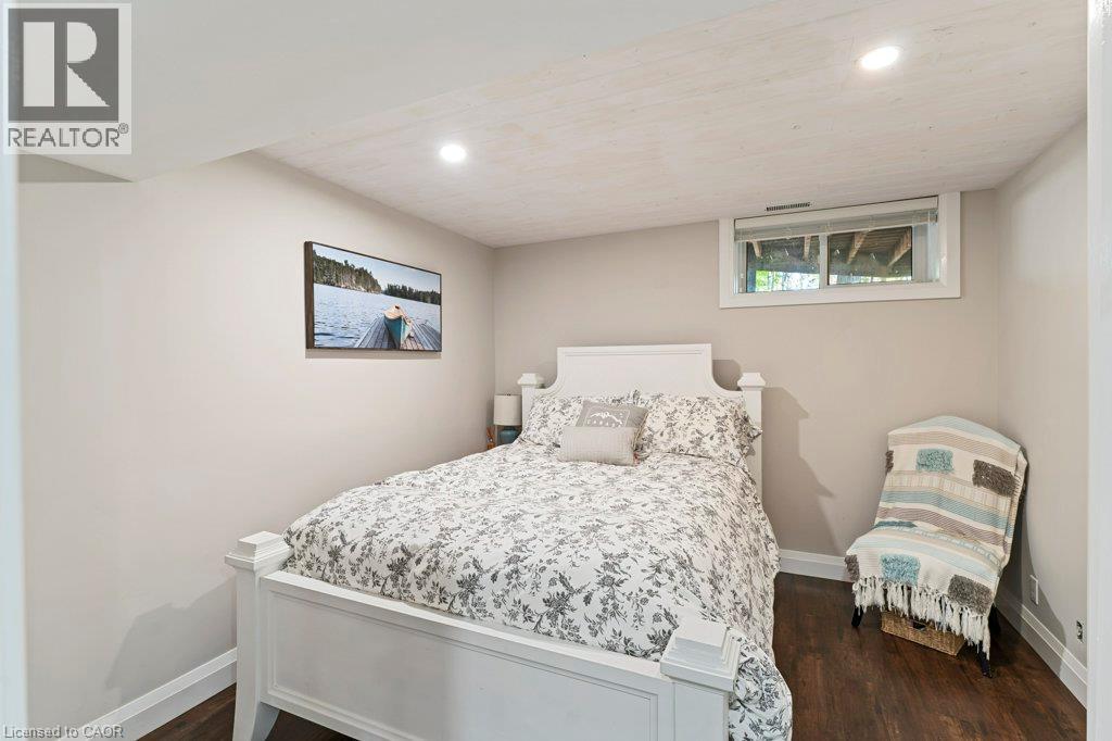 8 15TH Avenue - 18