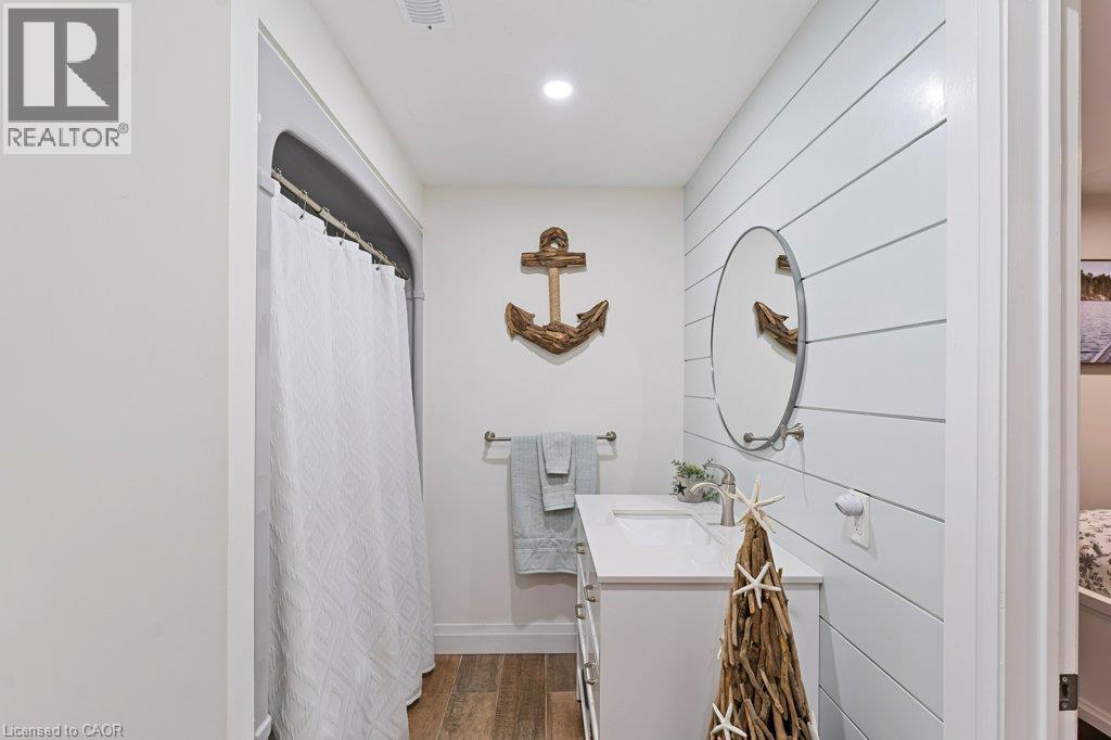 8 15TH Avenue - 19