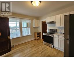 Bath (# pieces 1-6) - 162 Granville Street, Summerside, PE C1N3A4 Photo 6