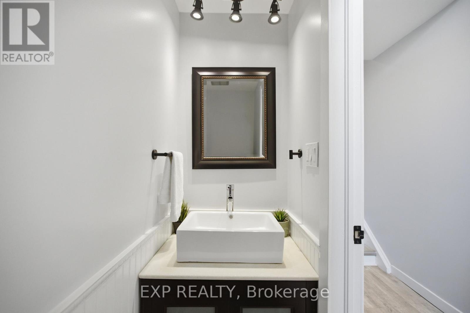 2092 ERIC CRESCENT - Image 4