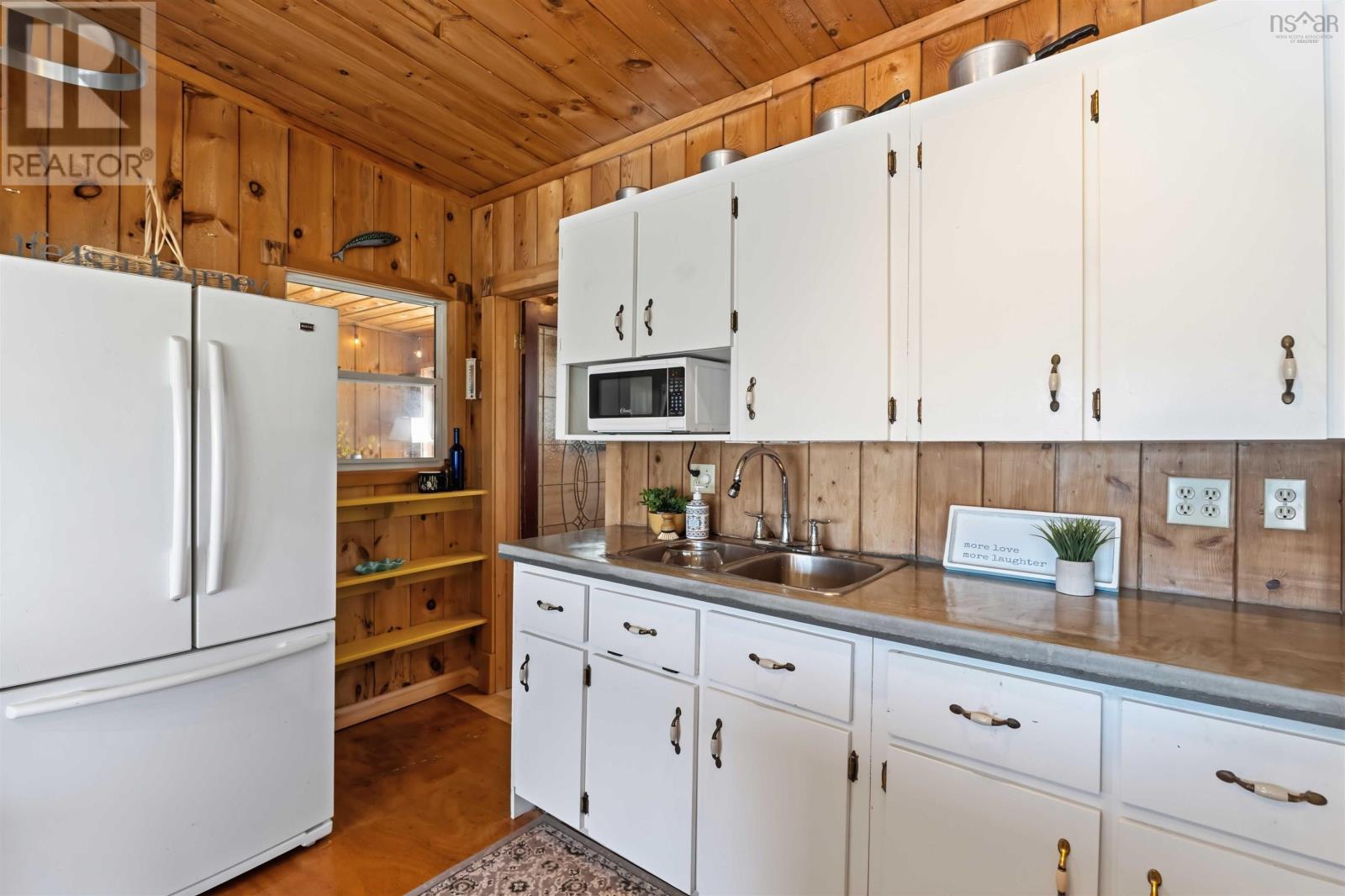Property 25 of 45 of 566 Lakeland Drive