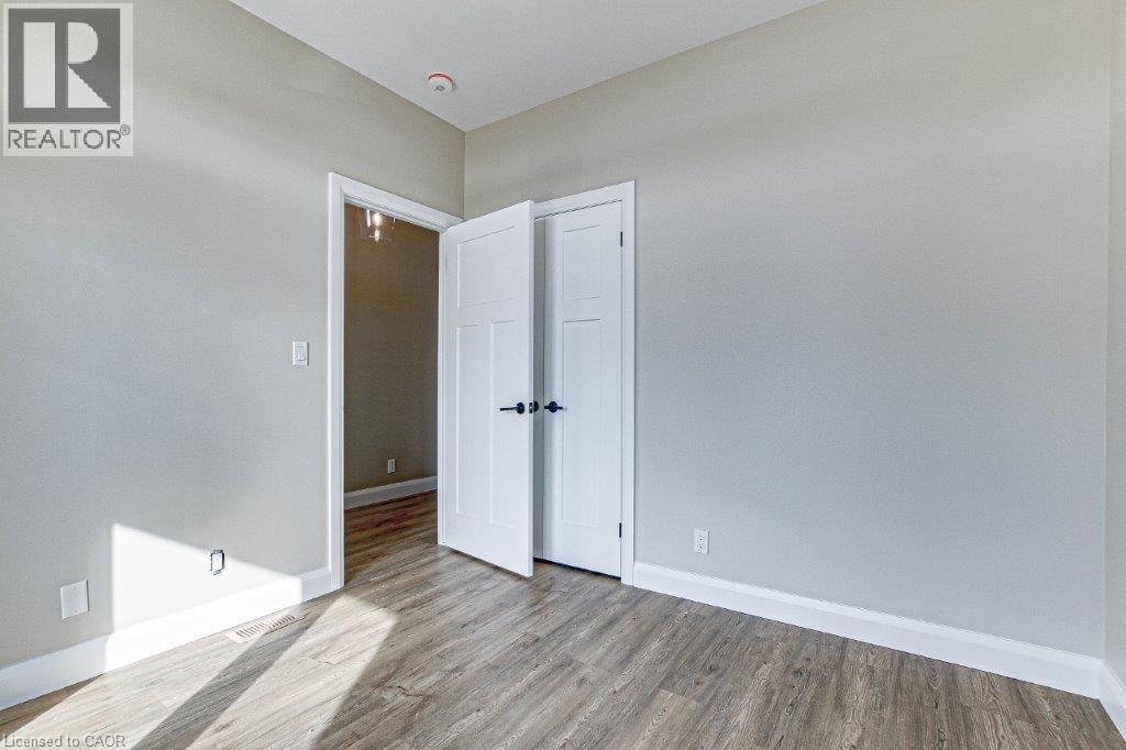 381 ARGYLE Avenue - 6