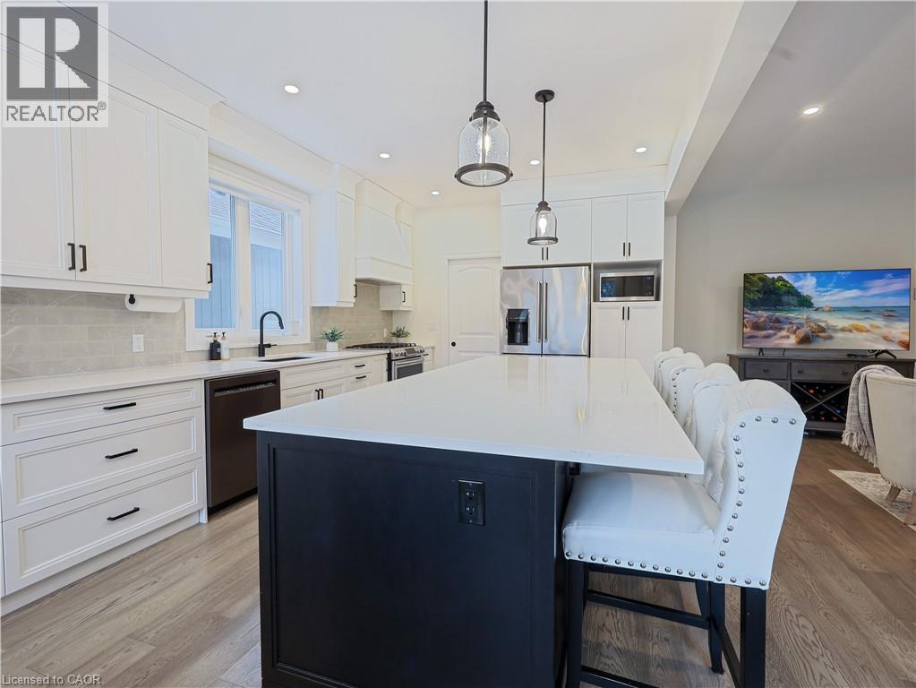 #11 68 CEDAR Street - Image 4