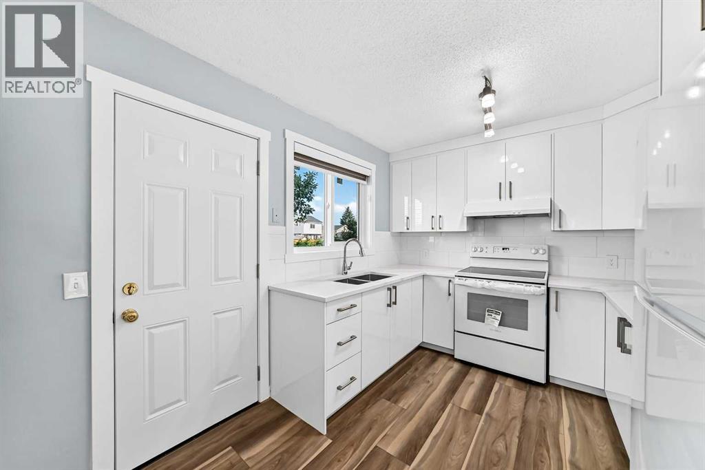 77 Martinbrook Road NE - 5