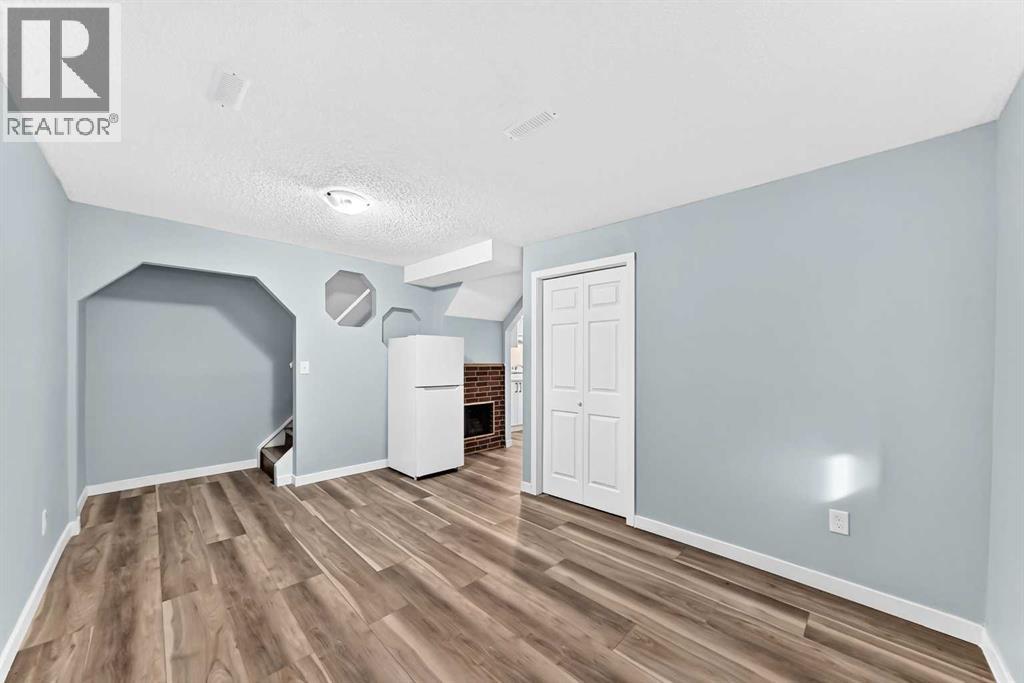 77 Martinbrook Road NE - 36