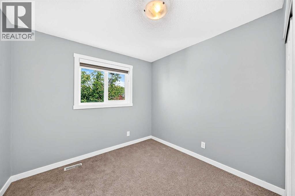77 Martinbrook Road NE - 25