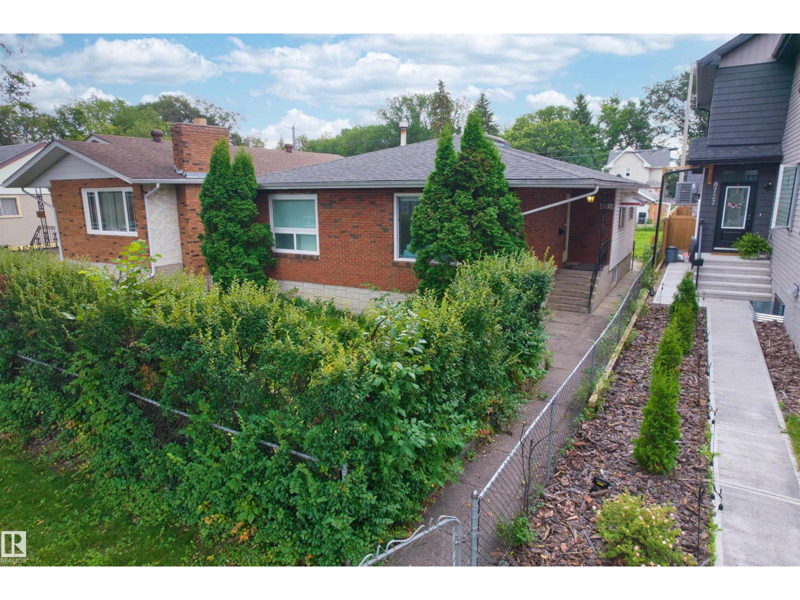8723 81 AV NW - 1