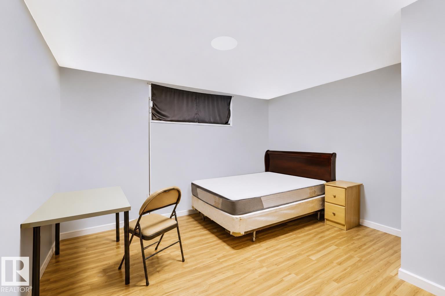 8723 81 AV NW - 18