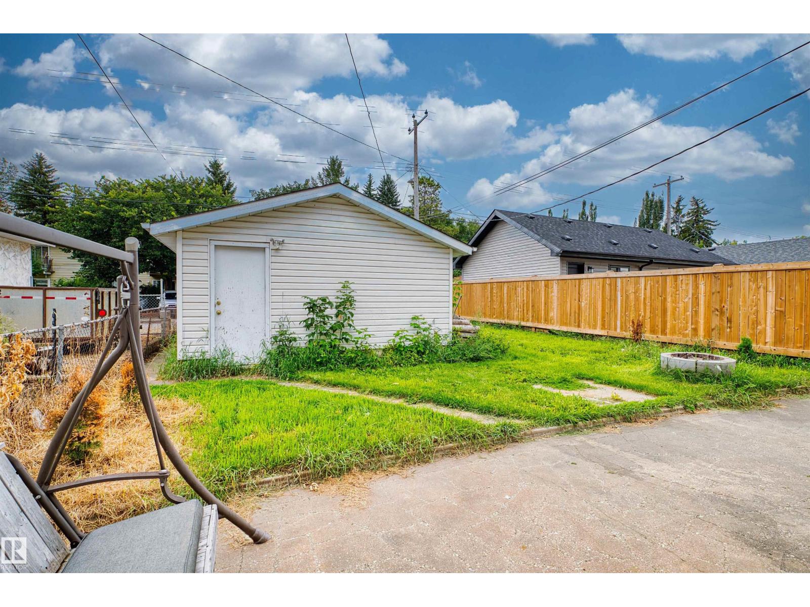 8723 81 AV NW - 29