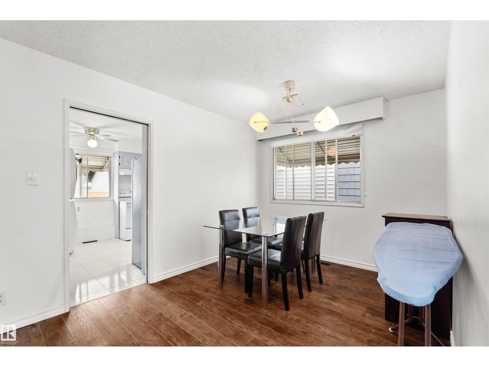 8723 81 AV NW - 6