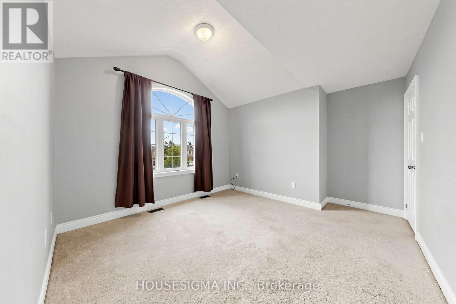 35 AUBURN COURT - Image 16
