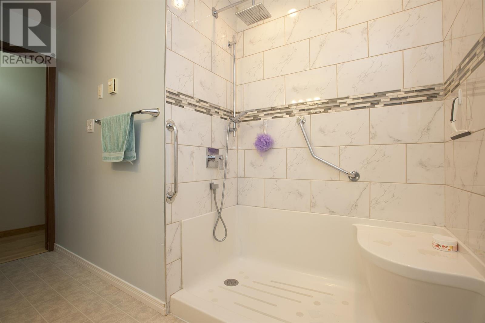 52 Danby RD - Image 32
