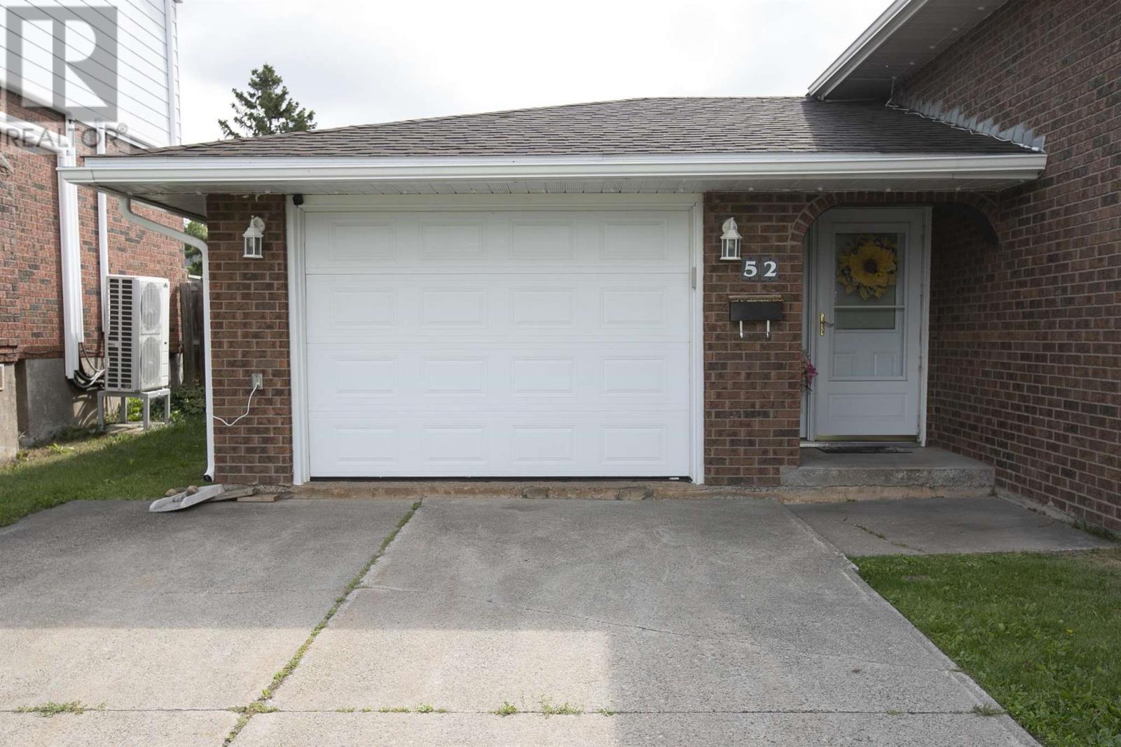 52 Danby RD - 4