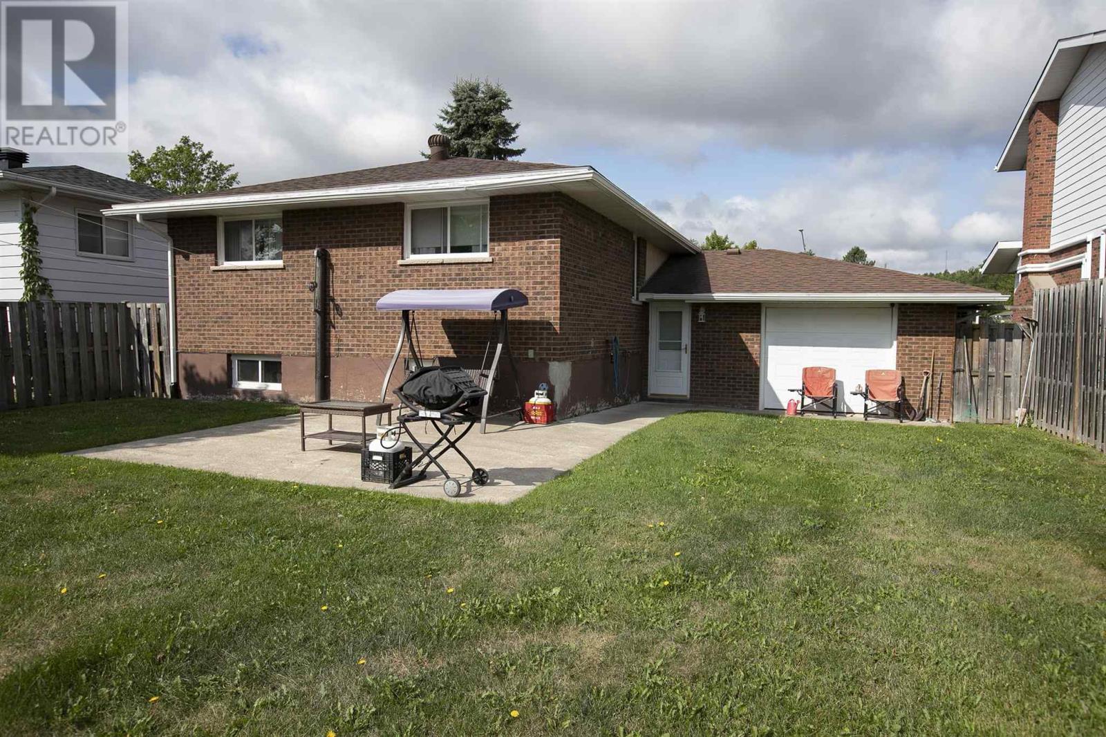 52 Danby RD - Image 6