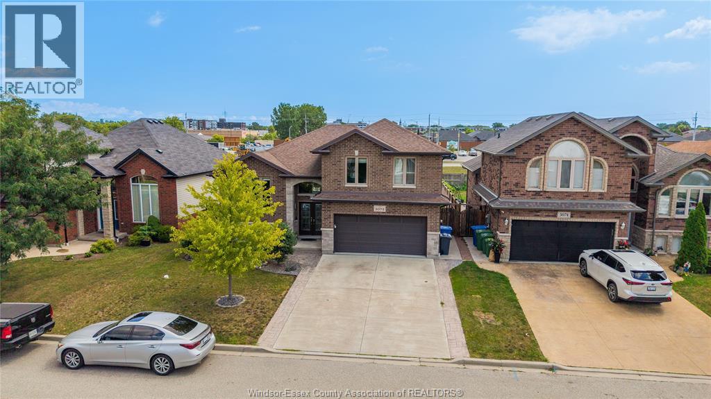 3072 TROUP CRESCENT - 32