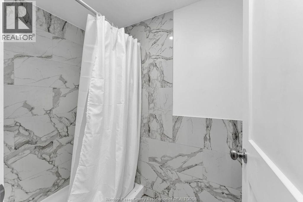 3150 FOREST GLADE - Image 27