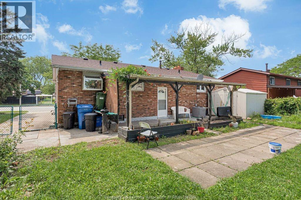 3150 FOREST GLADE - 9