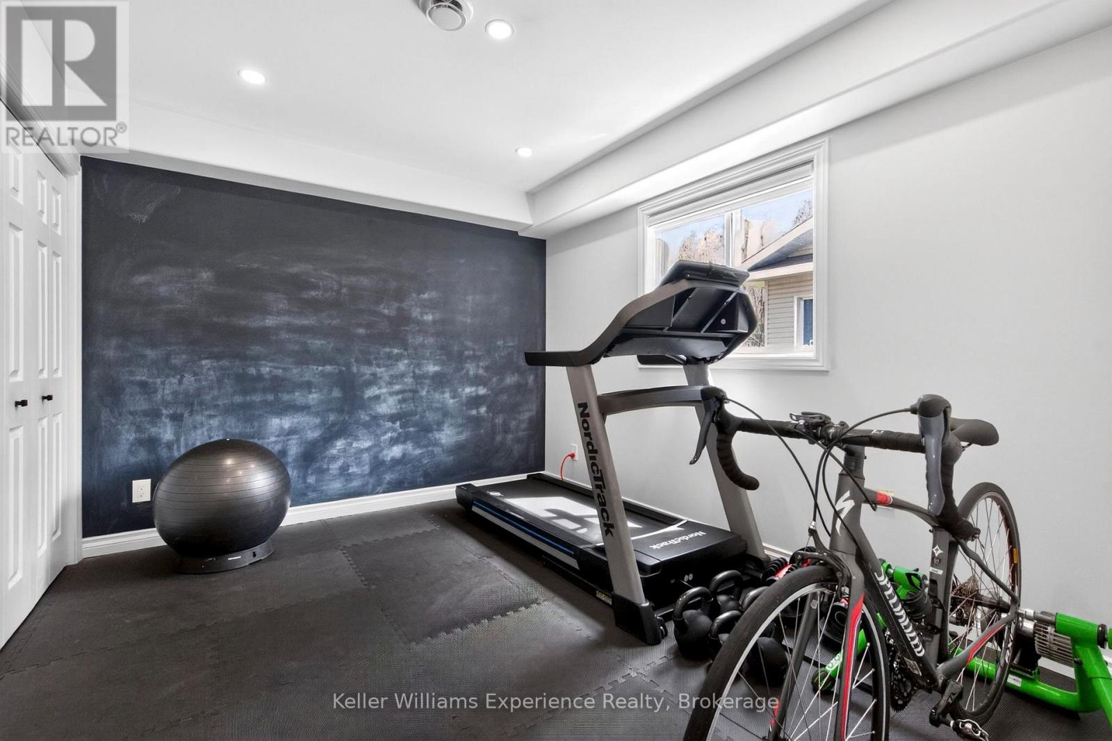 75 HOYT AVENUE - Image 15