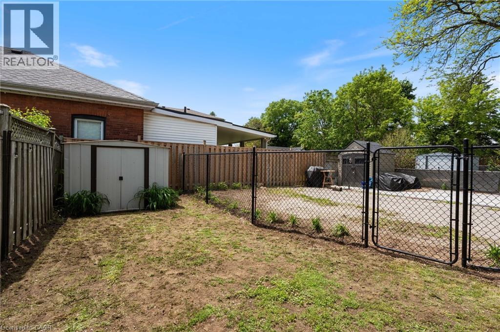 30 DUNDAS Street - Image 24