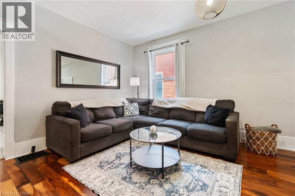 30 DUNDAS Street - Image 8
