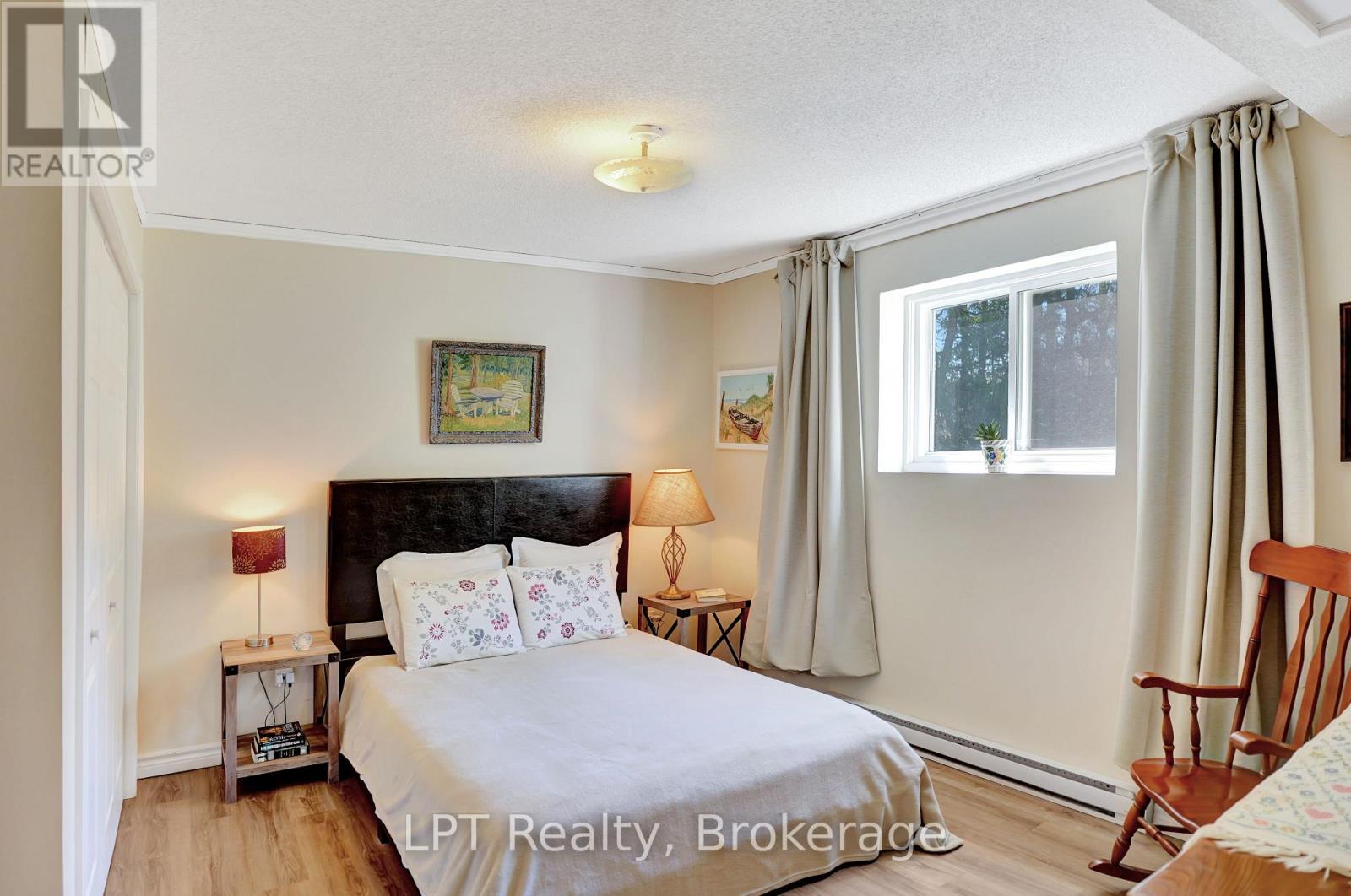 42 WILLIAM COURT - 33