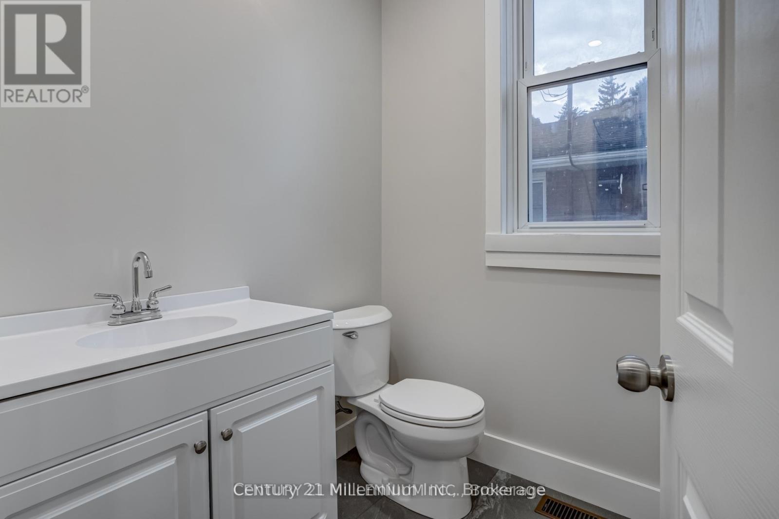 276 EDWARD STREET - Image 35