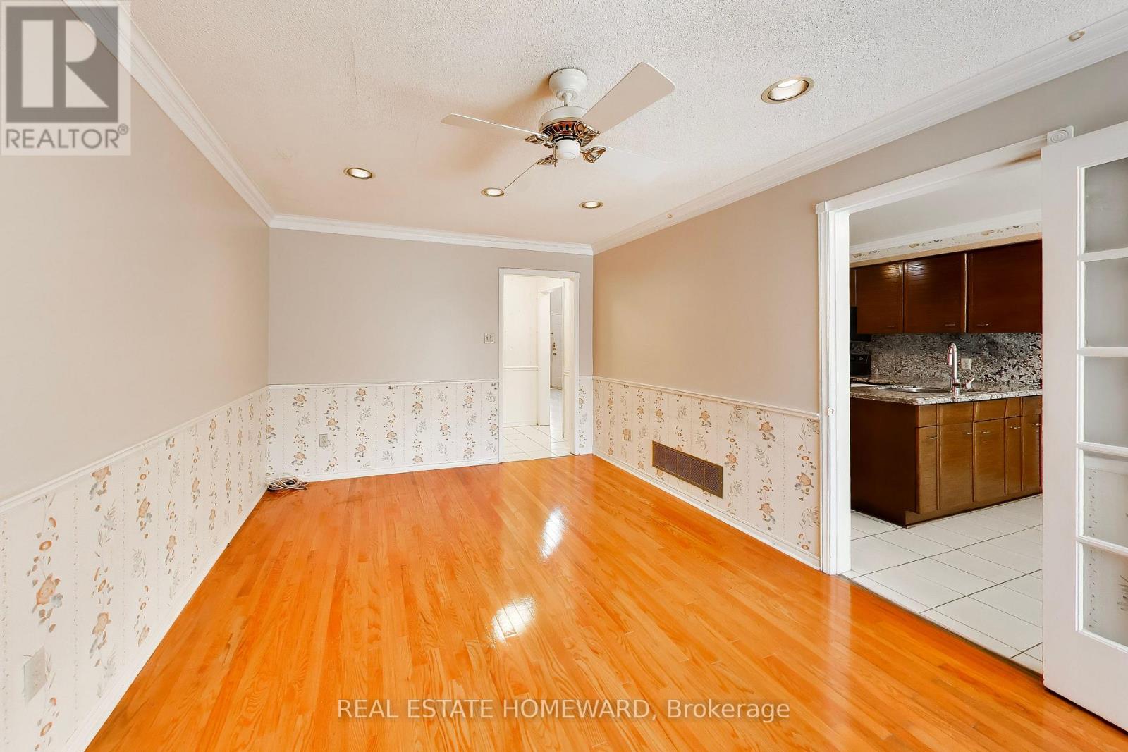 23 HUTCHCROFT AVENUE - 11