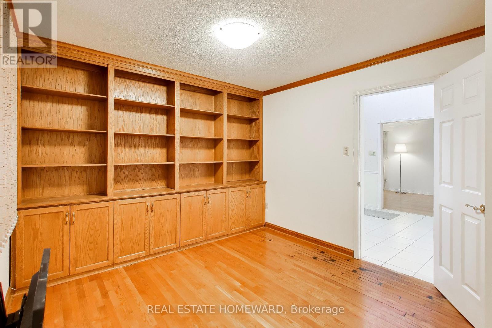 23 HUTCHCROFT AVENUE - 12