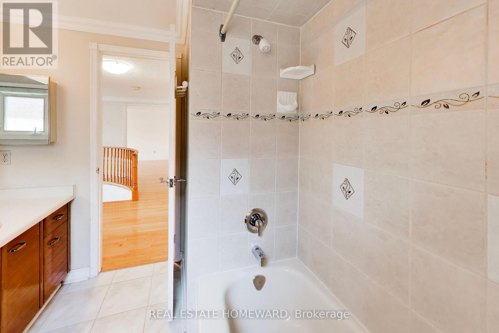 23 HUTCHCROFT AVENUE - Image 17