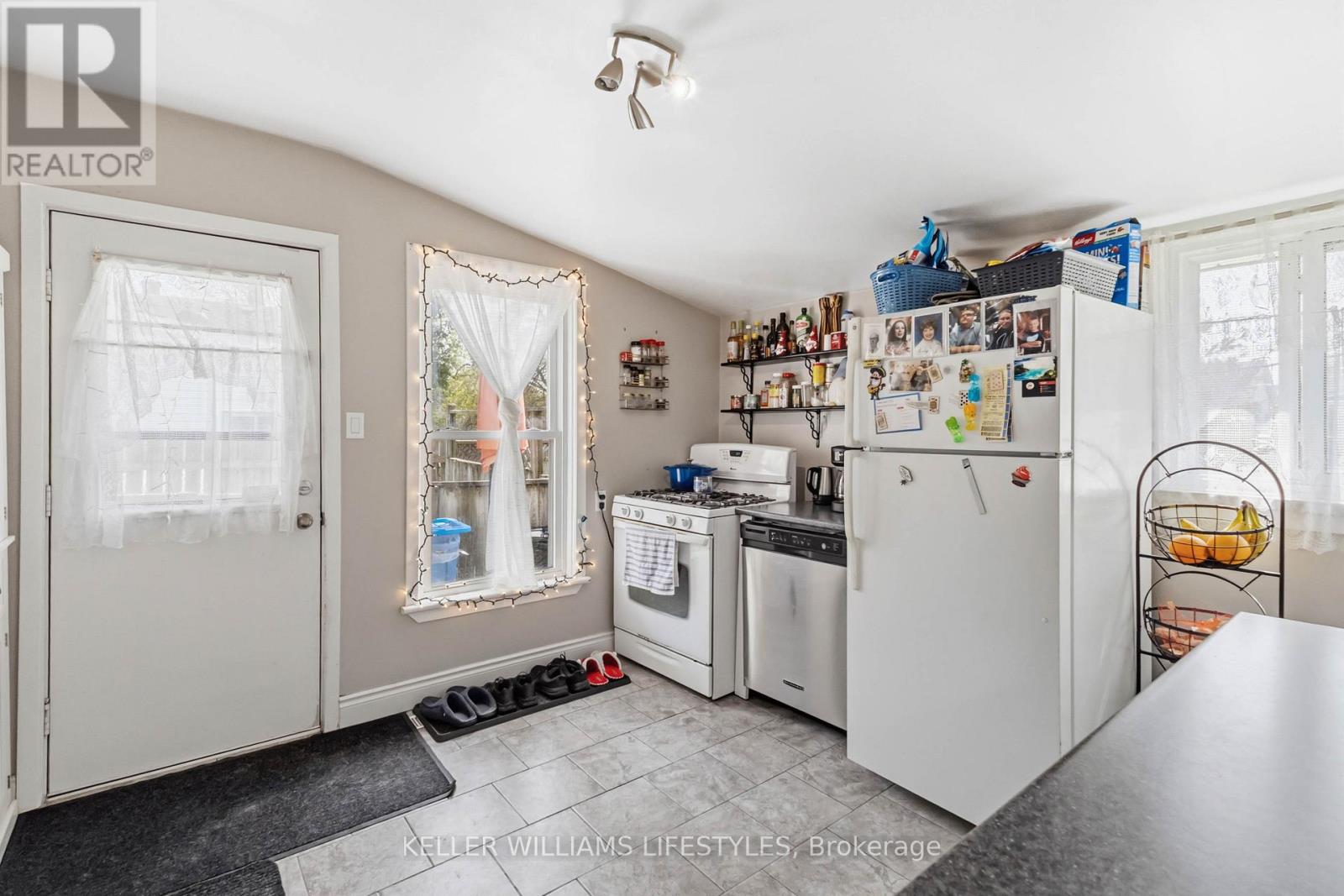 89 INKERMAN STREET - Image 12