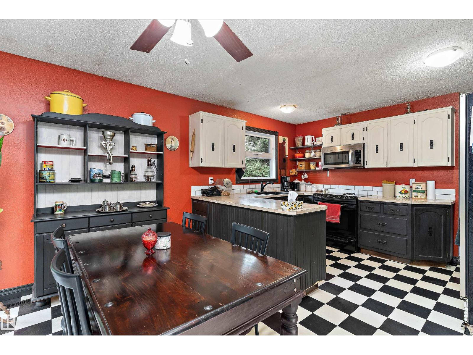 #37 53431 RGE ROAD 221 - 32