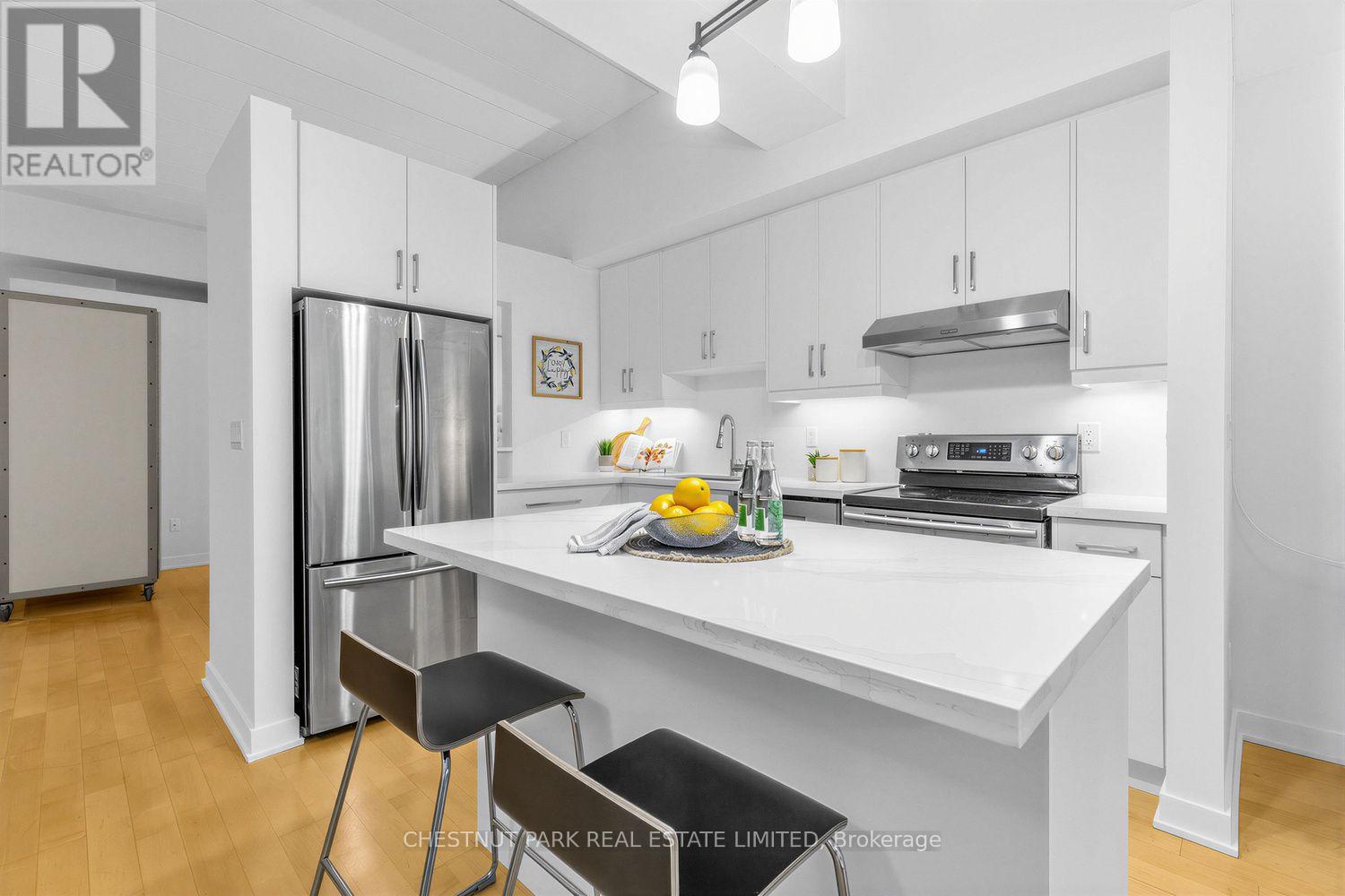#409 160 BALDWIN STREET - Image 15