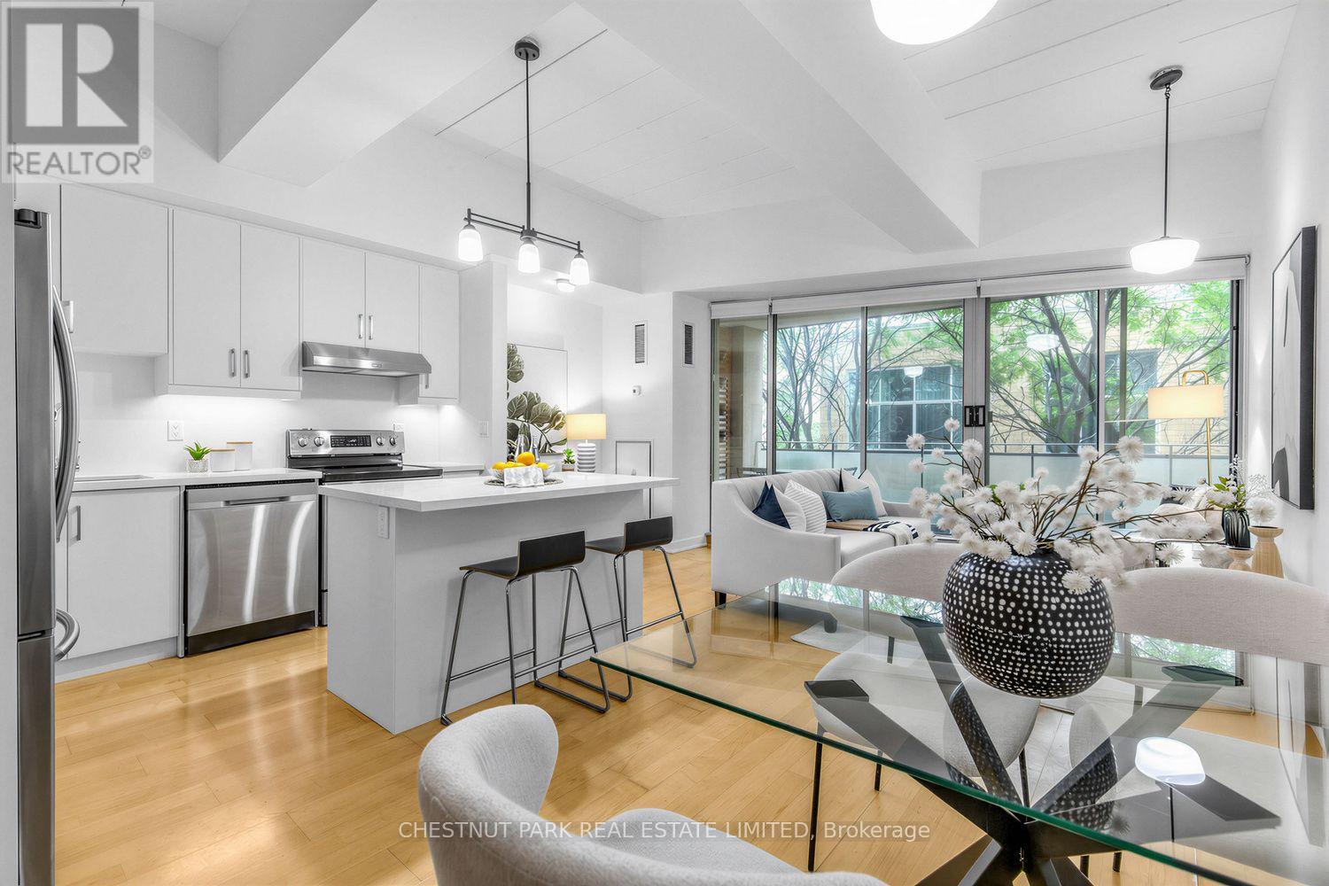 #409 160 BALDWIN STREET - 14