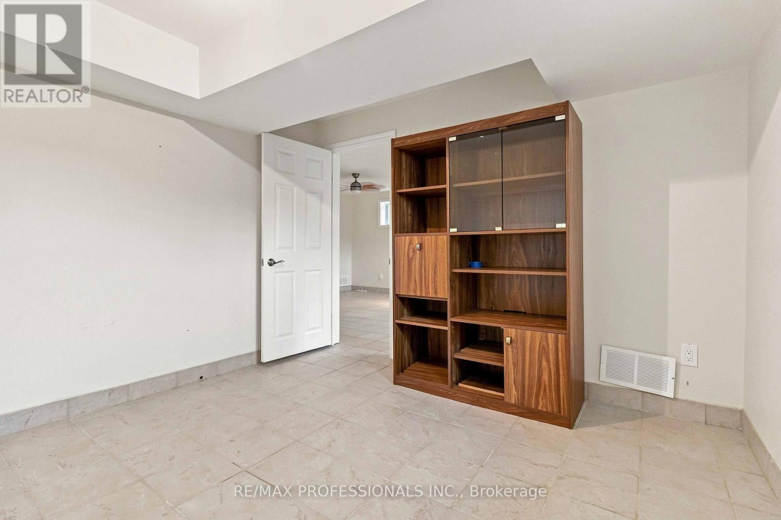 7449 PICKFAIR DRIVE - Image 27