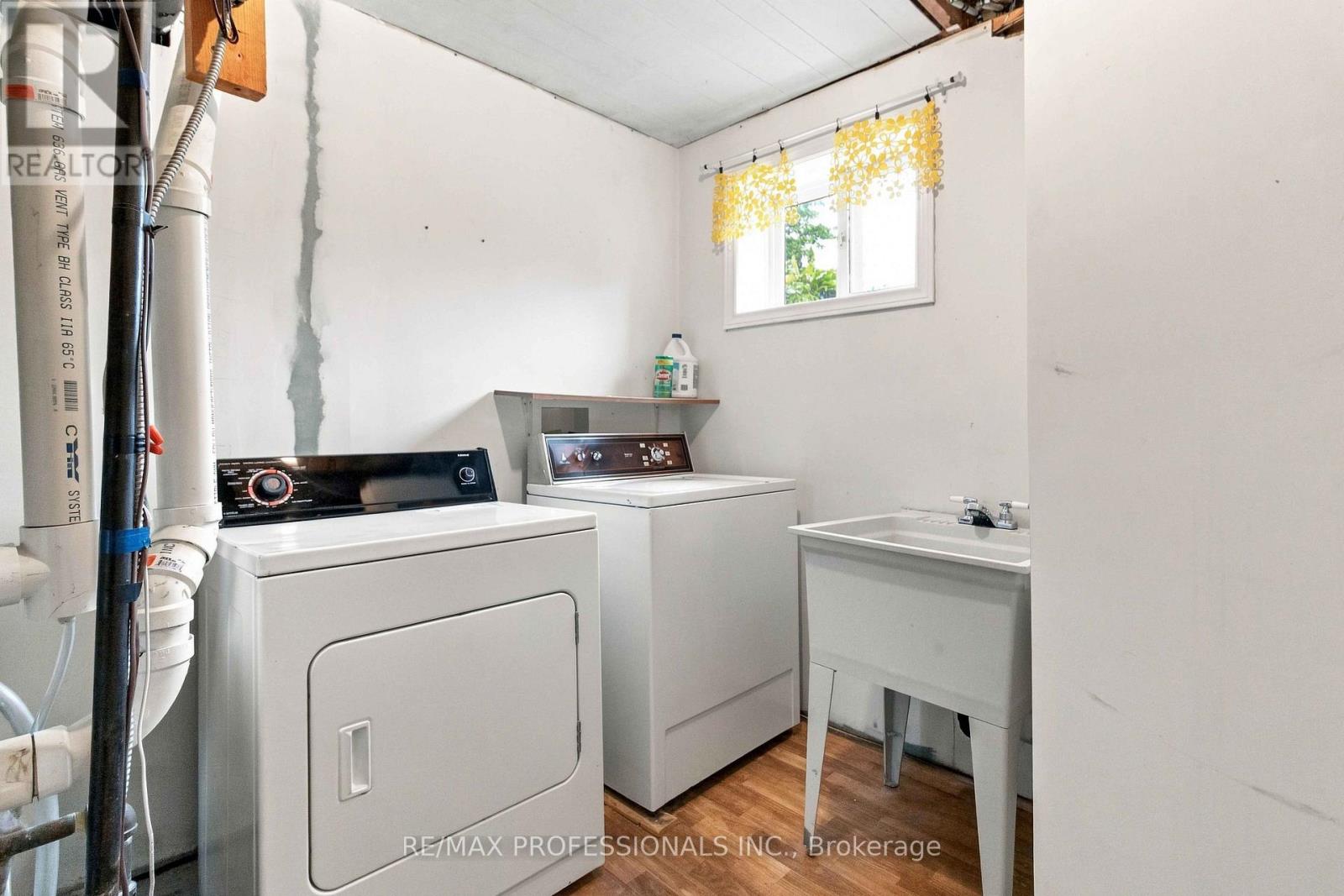 7449 PICKFAIR DRIVE - Image 28