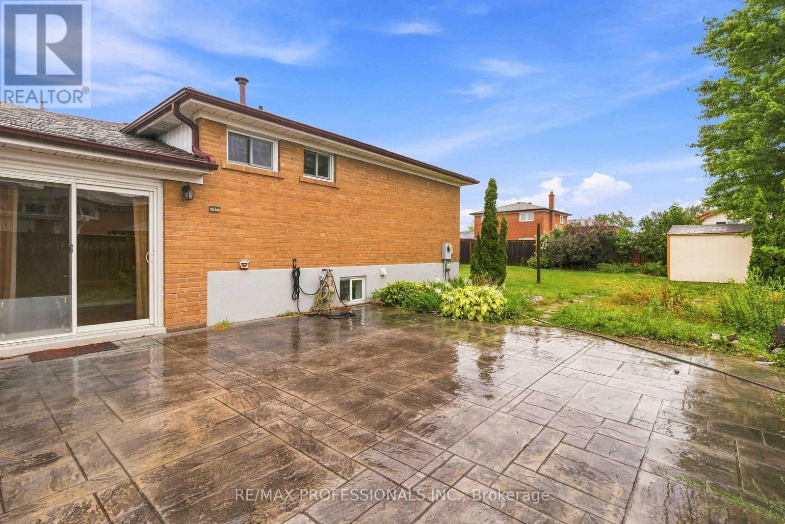 7449 PICKFAIR DRIVE - Image 30
