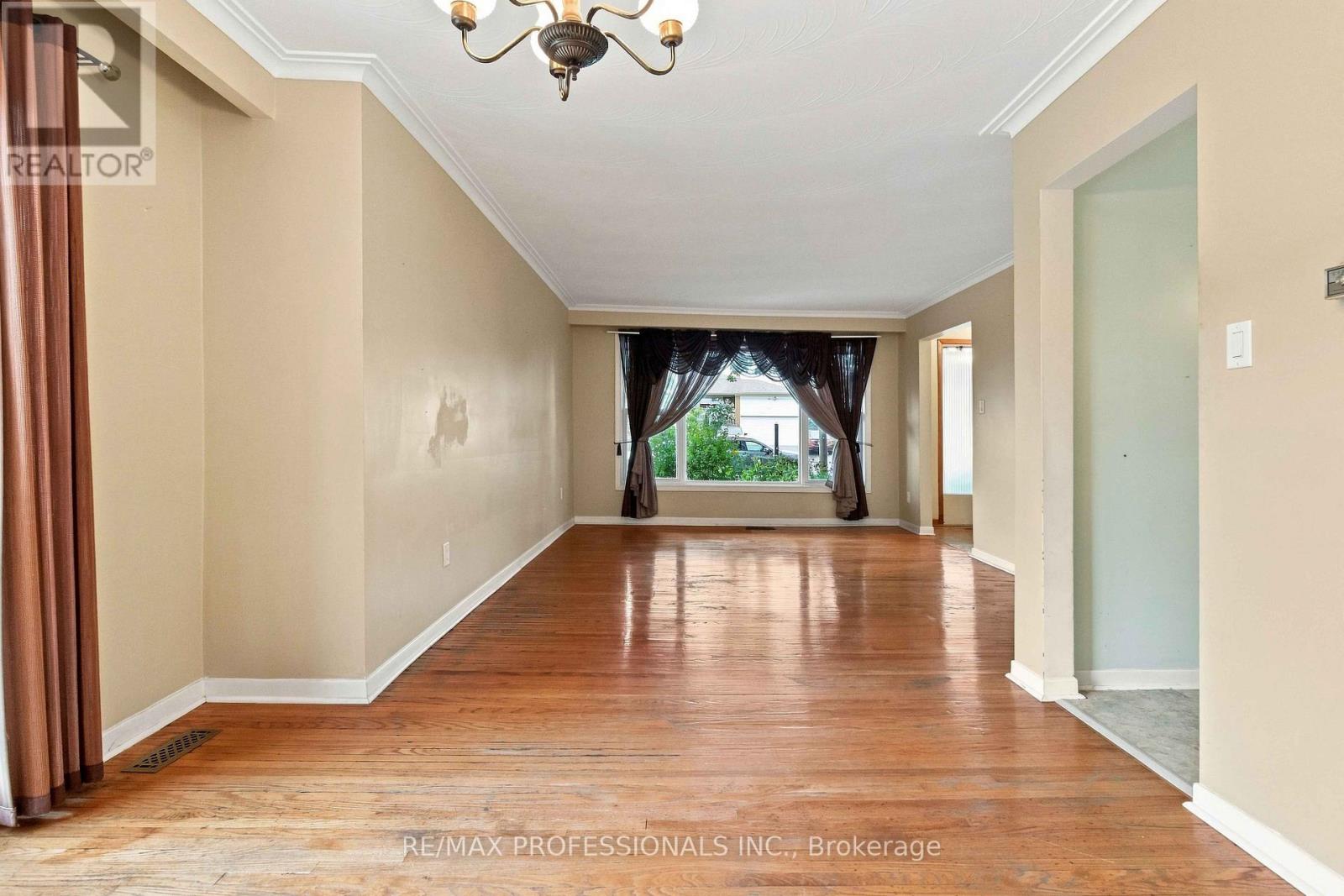 7449 PICKFAIR DRIVE - Image 9