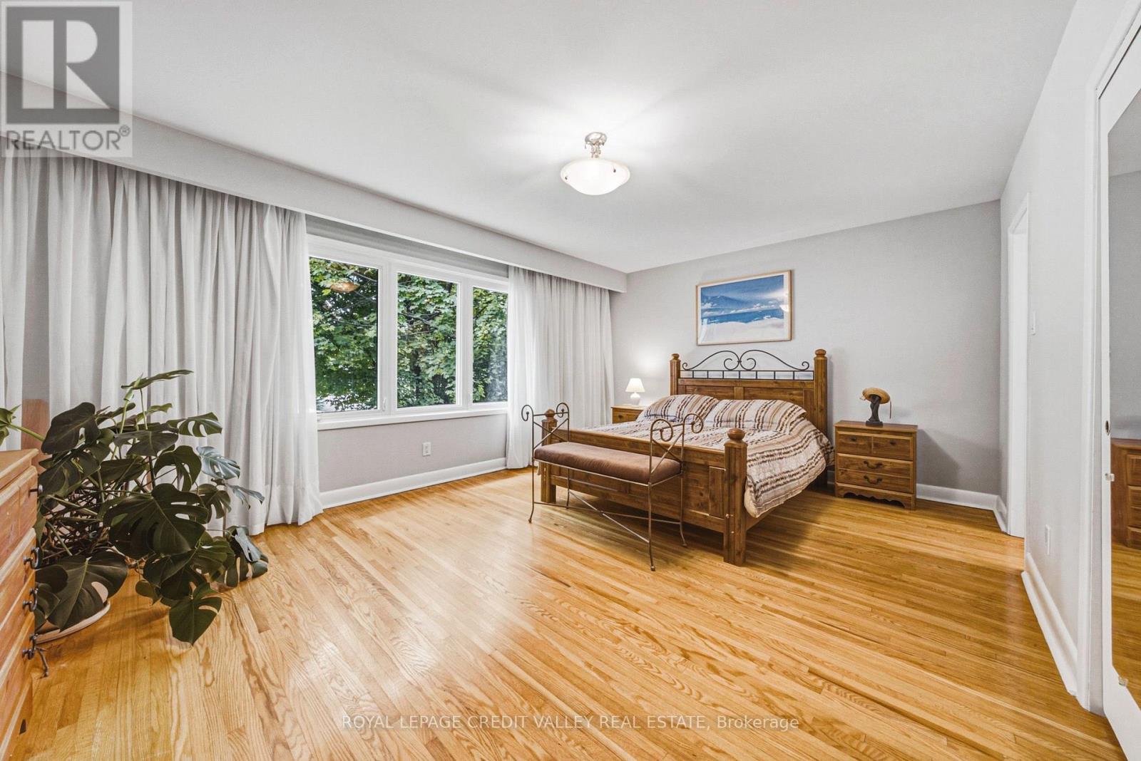 471 THE KINGSWAY - 17