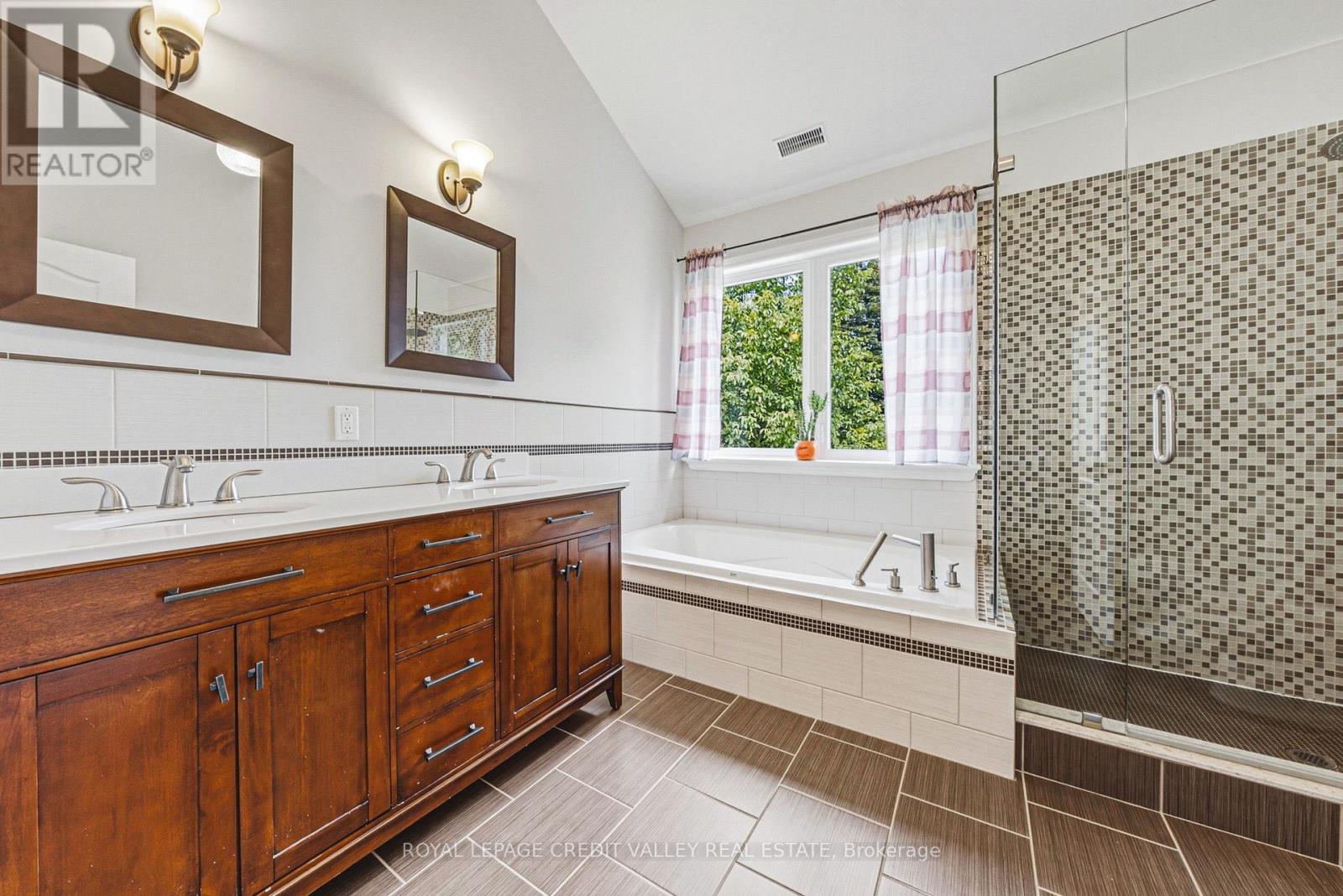 471 THE KINGSWAY - Image 27