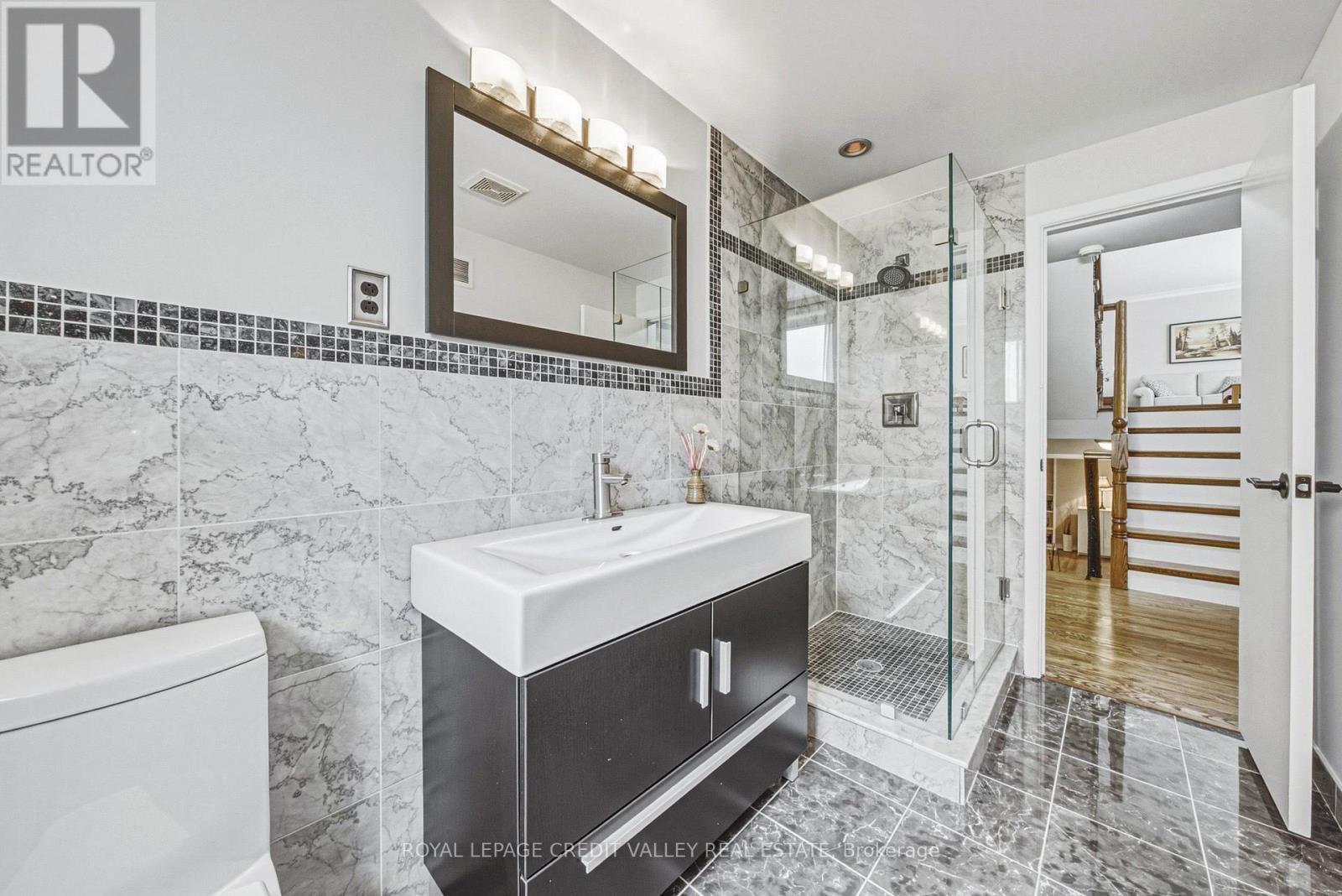 471 THE KINGSWAY - Image 32