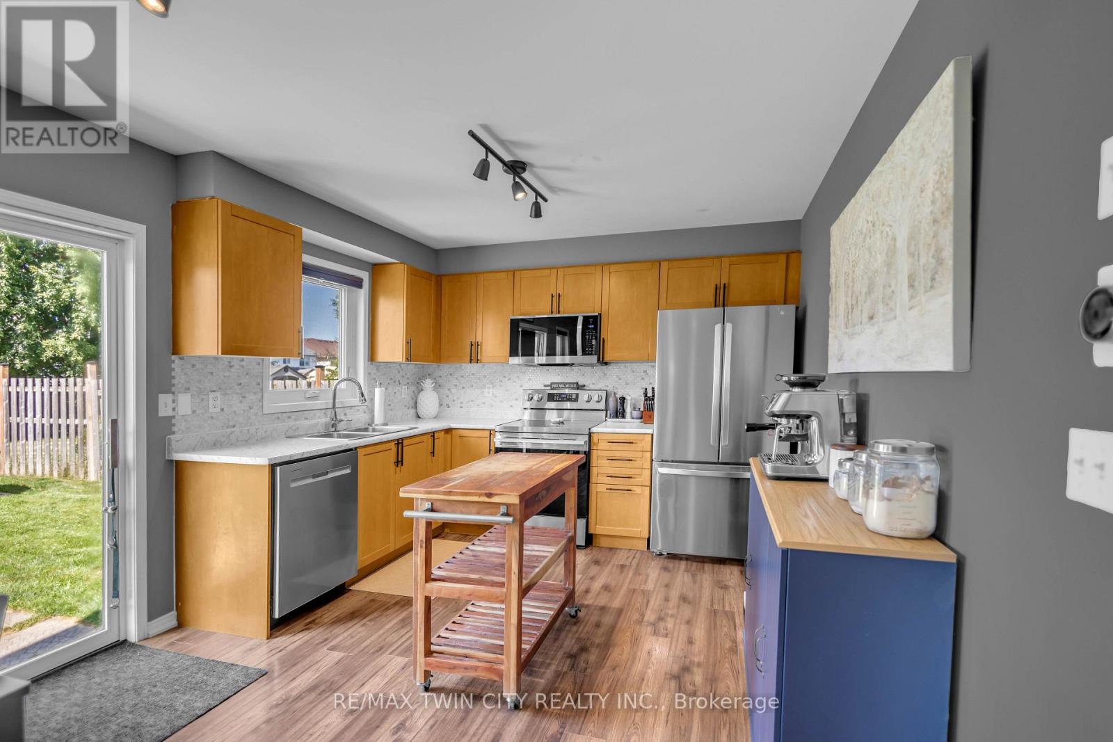 30 STOWE TERRACE - 10