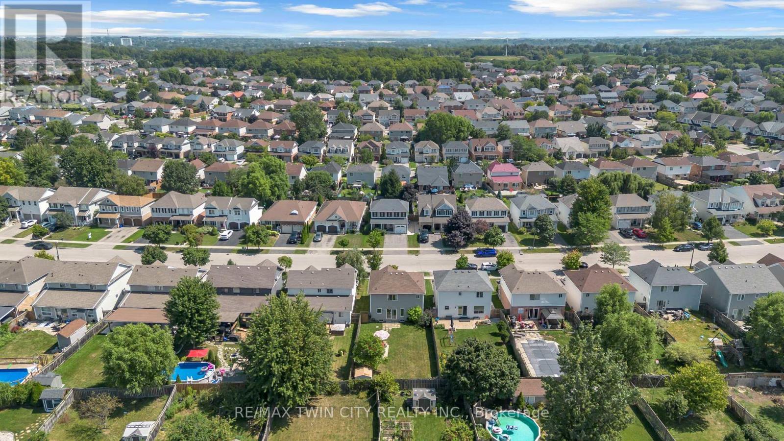 30 STOWE TERRACE - 40