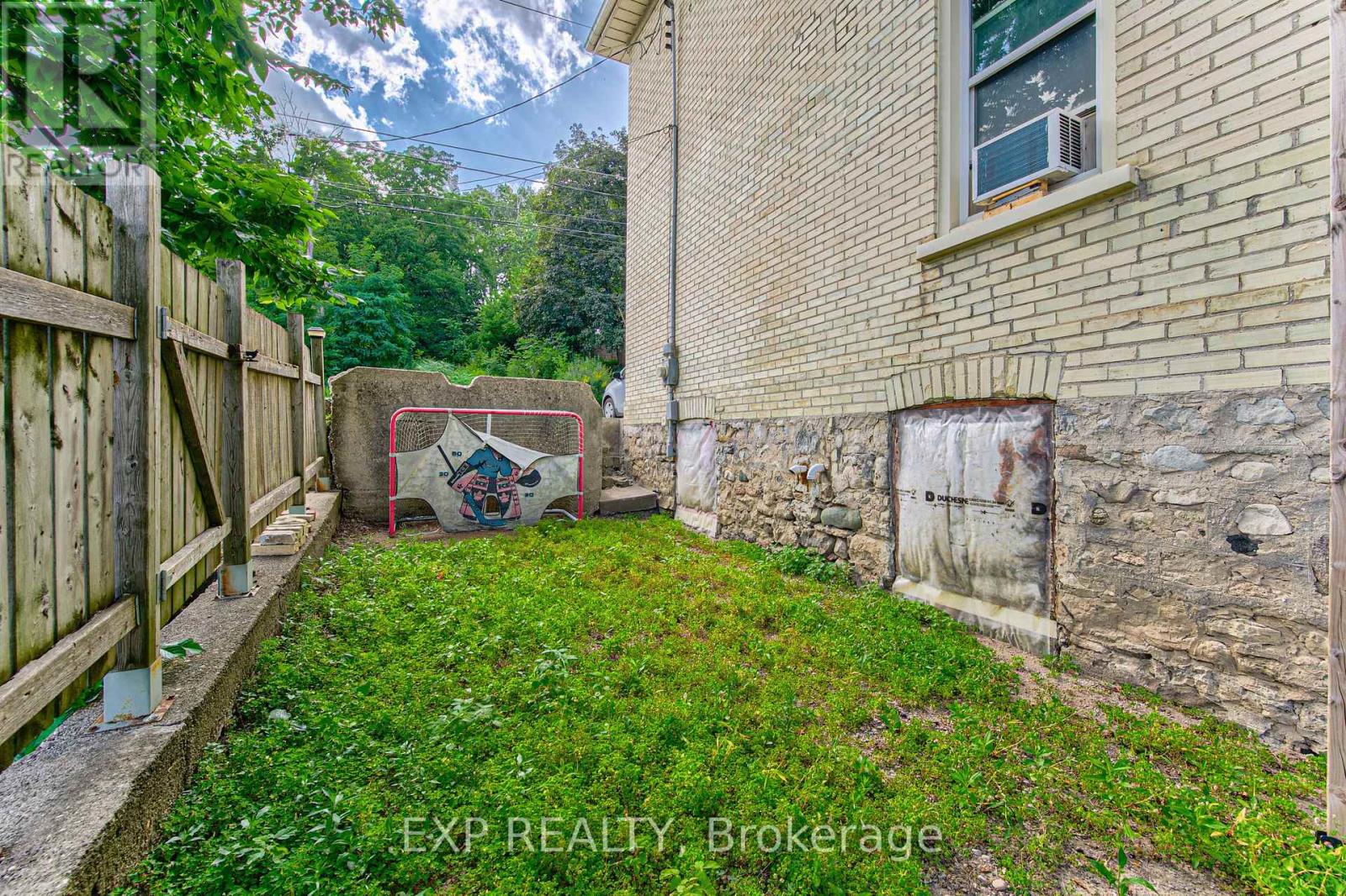 153 FOUNTAIN STREET N - Image 20