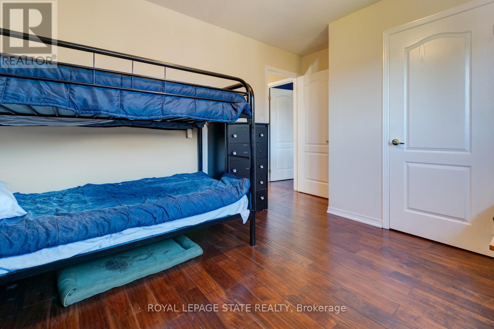 33 PANORAMA WAY - 24