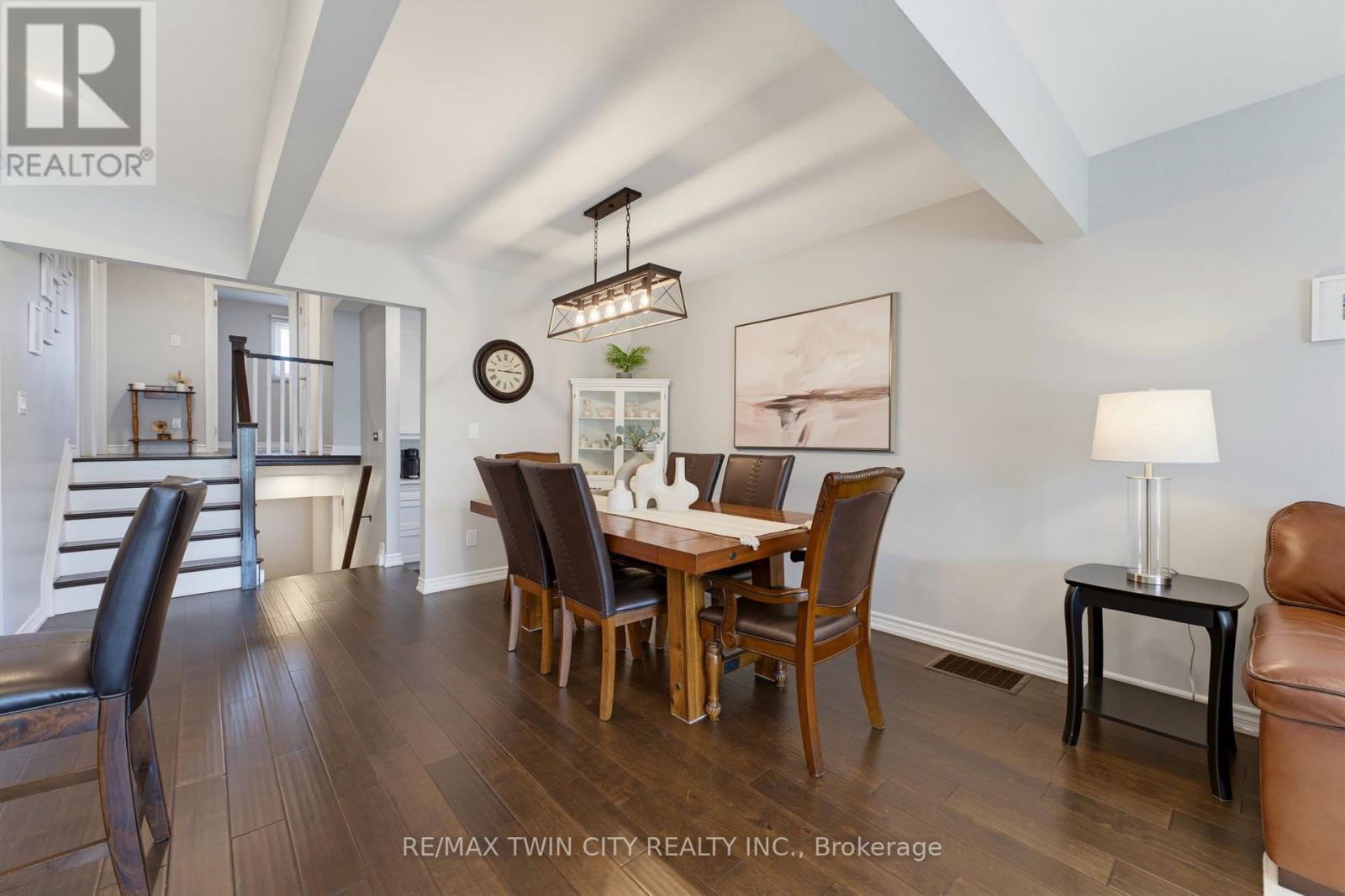 20 CLOVER COURT - Image 13