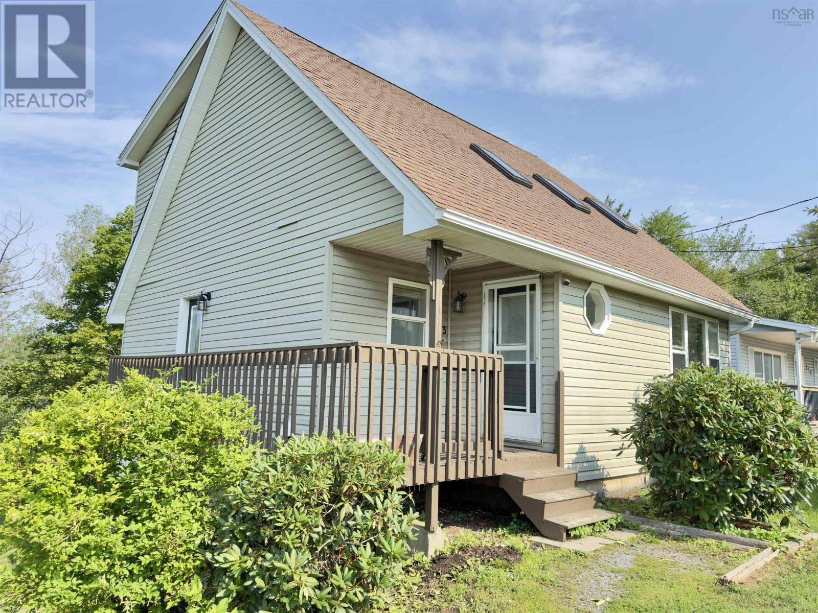 123 Boxwood Crescent