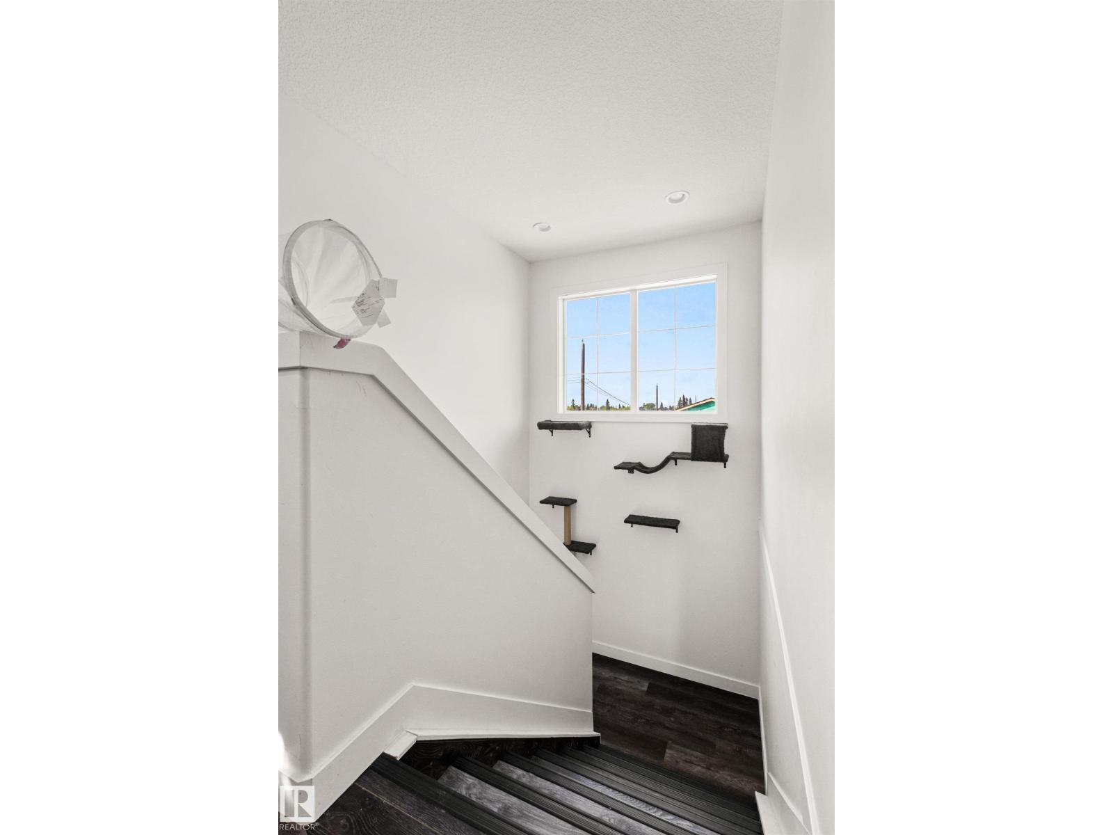 15713 102 AV NW - 21